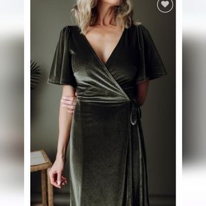 NWOT Baltic Born Meghan Velvet Wrap Dress in Olive, Large